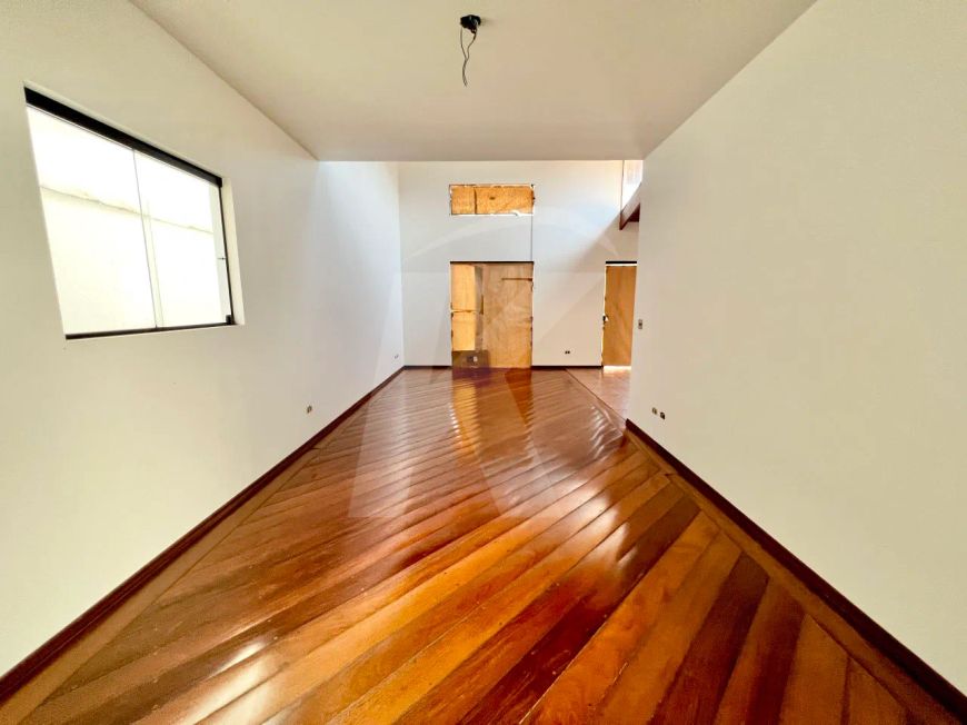 Sobrado novo à venda, 4 Quartos, 12 Vagas, Tremembé