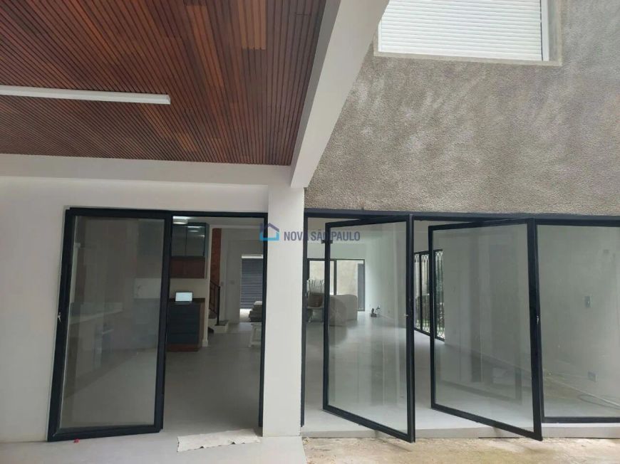 Sobrado Planalto Paulista, 4 Dormitórios, 2 vagas, Quintal e Edícula