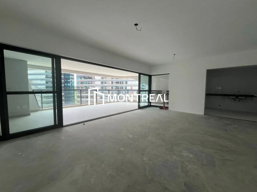 APARTAMENTO À VENDA NA BROOKLIN, 3 SUÍTES. 4 VAGAS DE GARAGEM.