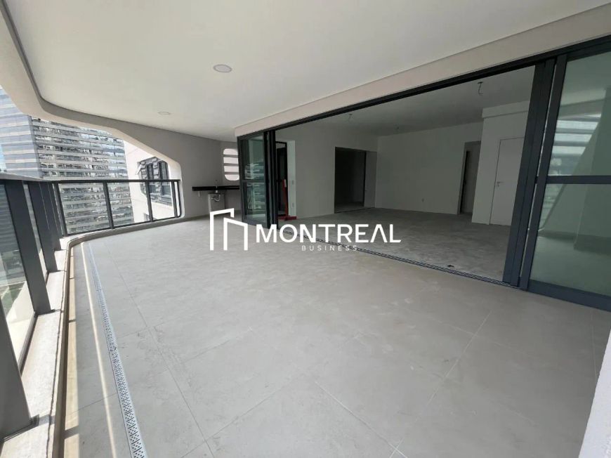 APARTAMENTO À VENDA NA BROOKLIN, 3 SUÍTES. 4 VAGAS DE GARAGEM.