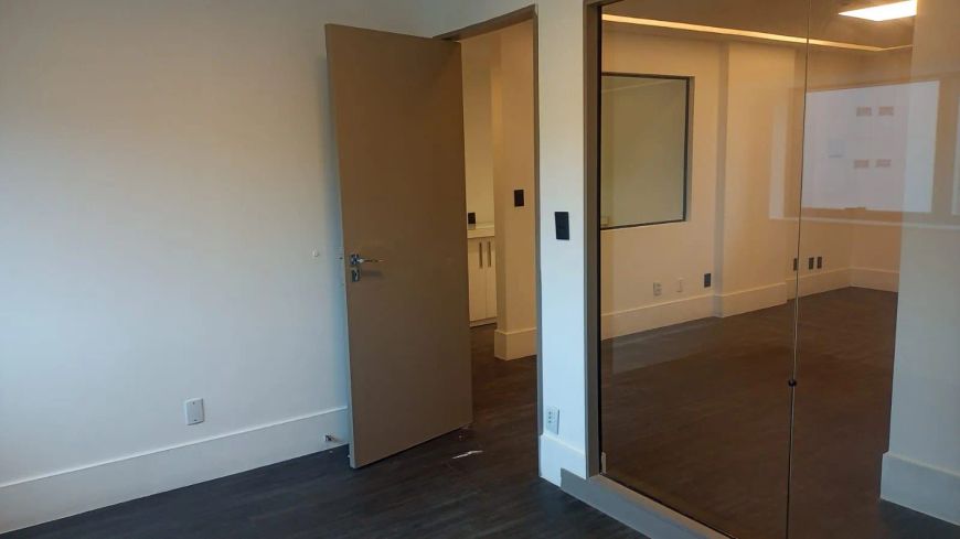 Sala Comercial - Ed. Garibaldi Memorial - 350m²