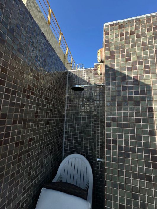 Cobertura de luxo em Armacao