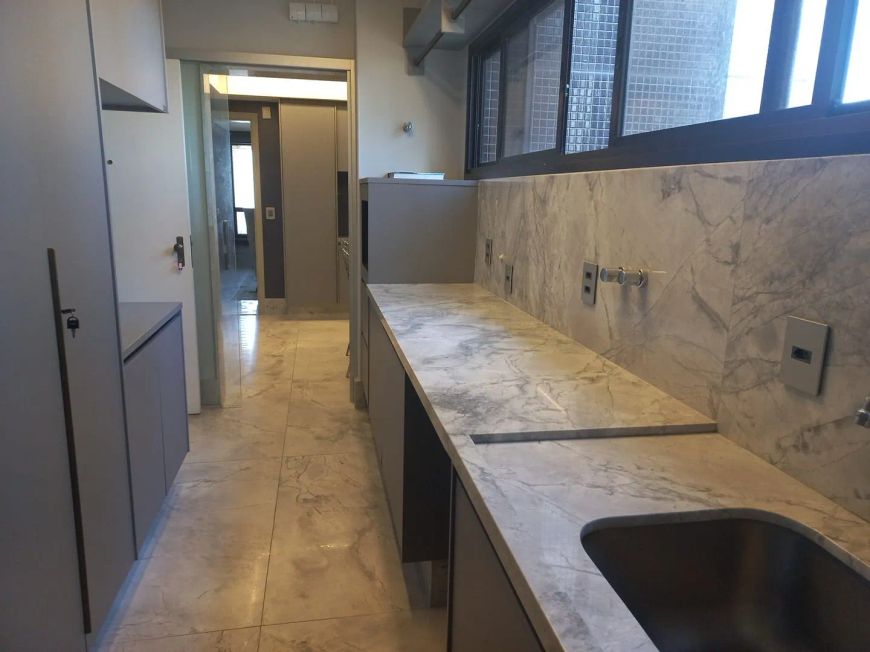 Imóvel para venda possui 289 metros quadrados com 4 quartos em Candeal - Salvador - BA