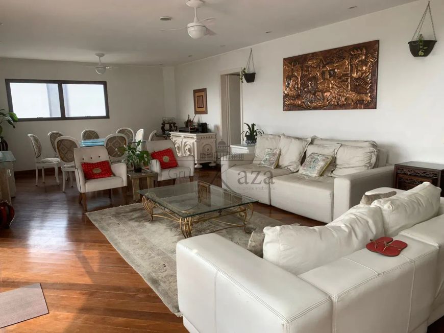 Apartamento Cobertura Triplex - Moema - 4 Dormitórios - 358m².