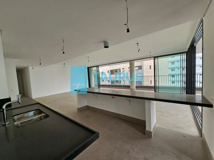 Apartamento à venda, 3 suítes, 2 vagas, 195m², Perdizes.