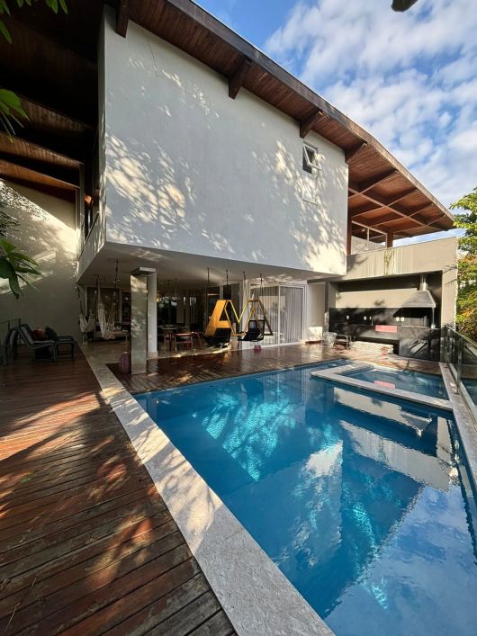 CASA ALTO PADRÃO5 SUÍTES EM ALPHAVILLE I