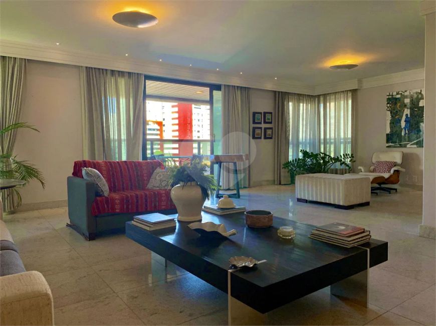 Apartamento com 6 quartos à venda em Graça - BA