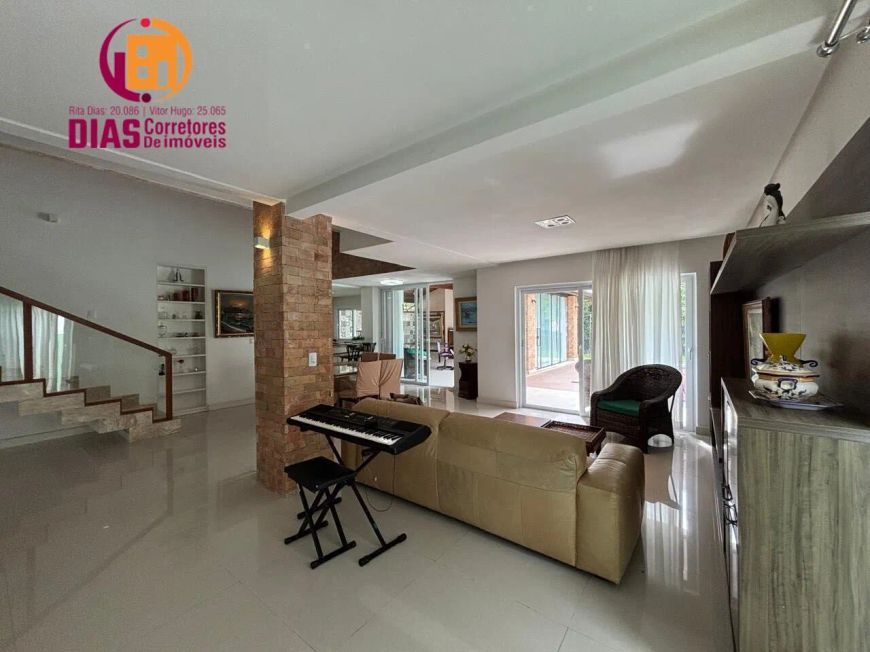 Vendo em Oportunidade bela Casa Dúplex nascente com 720m2, 5/4, sendo 4 suítes em Alphaville I Salva