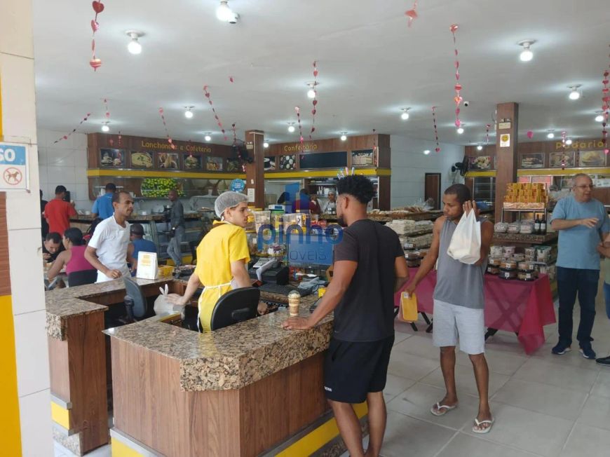 Comercial para Venda em Salvador, Lobato, 2 banheiros, 2 vagas