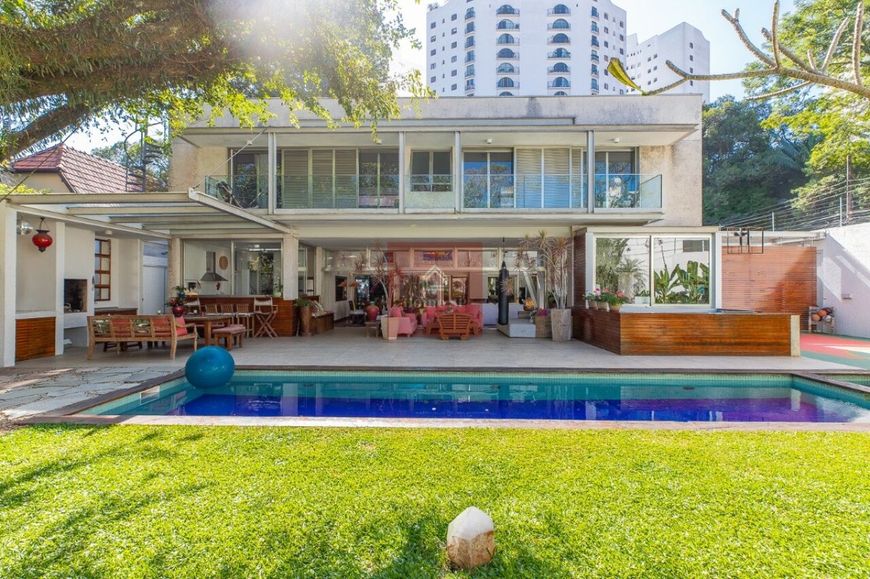 Casa tipo para venda com 4 quartos, 350m²