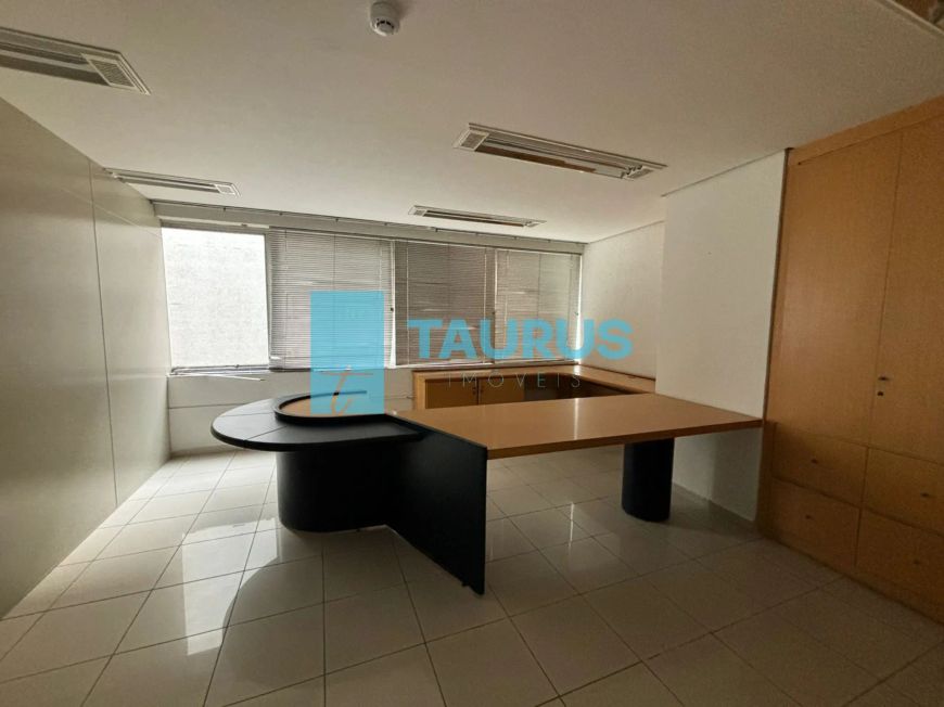 Conjunto Comercial para locação, 1 vaga, 380m², República