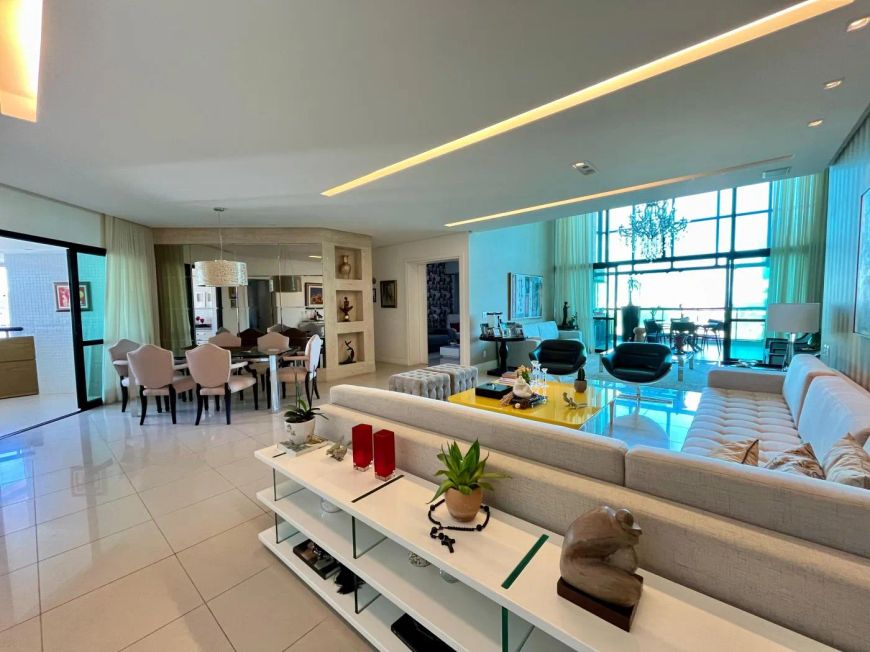 Vendo apartamento, 280m², 3/4, varanda. Horto Floresta.