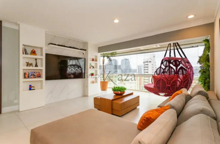 Cobertura Duplex - Chácara Santo Antônio - 4 Dormitórios - 285m².