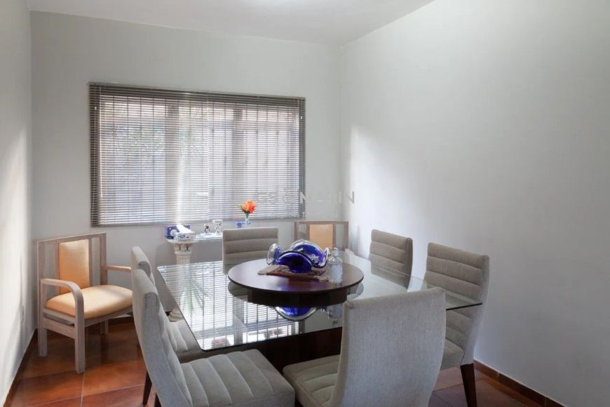 Casa à venda no Jardim Higienópolis - para uso residencial ou comercial