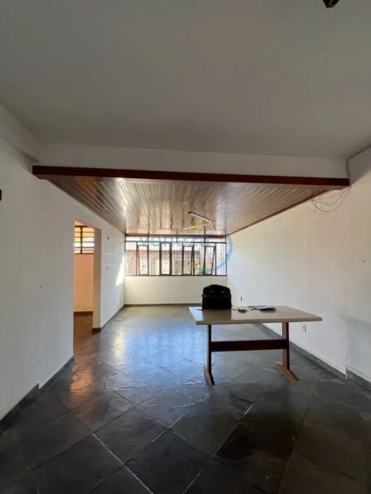 Casa Comercial para alugar por R$ 5500.00, 280.00 m2 - LONDRILAR - LONDRINA/PR