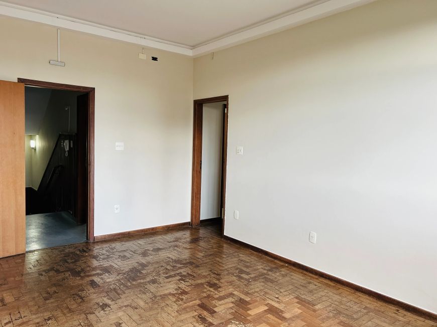 Sala/Conjunto para aluguel com 275 metros quadrados em Vila Ipiranga - Londrina - Paraná