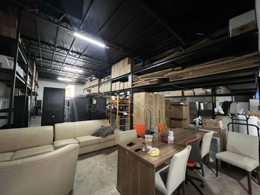 Excelente Barracão Comercial para Alugar no Bairro Portal de Versalhes 1 em Londrina