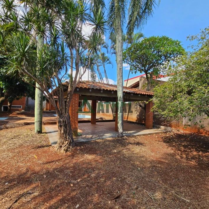 Terreno com 450 m² na zona leste de Londrina