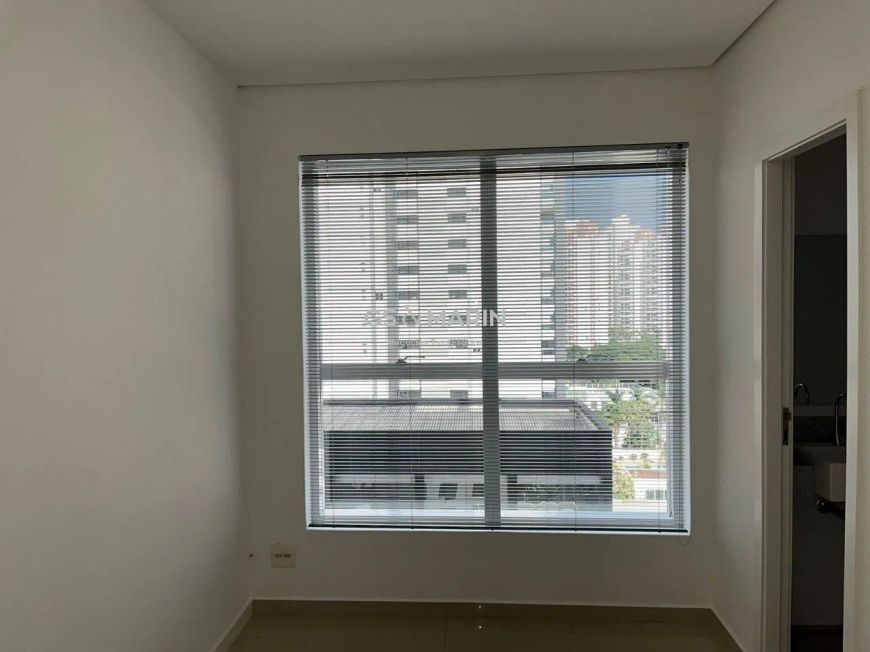 Sala Comercial na Gleba Palhano, disponível para locação