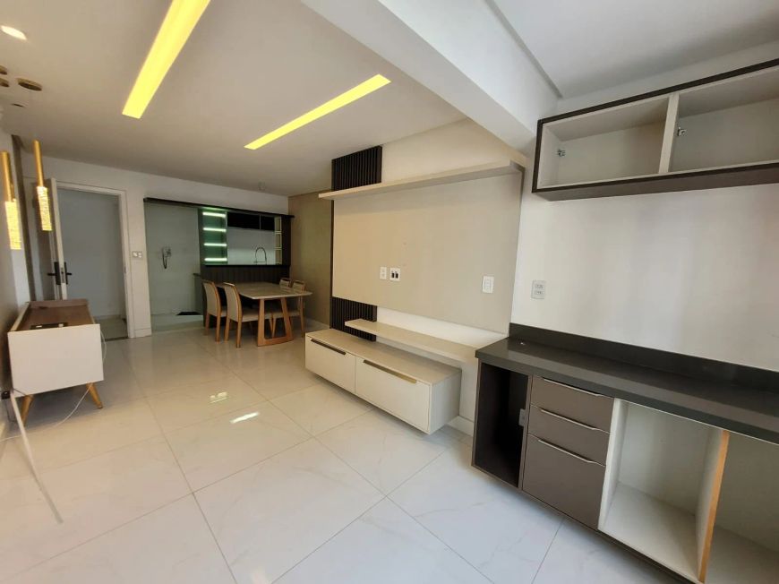 Stiep 2/4 suíte com closet e varanda, dependência completa .