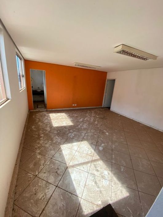 Galpão Comercial na Av. Duque de Caxias, em Londrina