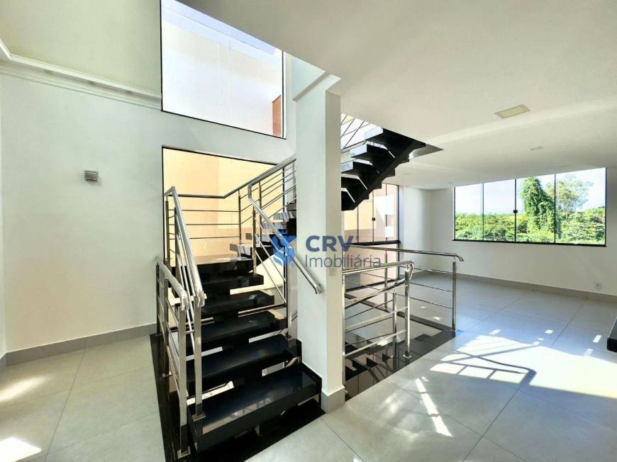 Sobrado à venda, 330 m² por R$ 2.190.000,00 - H.U. - Londrina/PR
