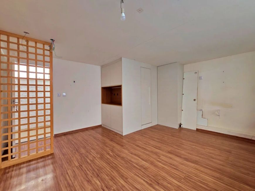 SALA Comercial para LOCAÇÃO, ampla e com 30m² é bem arejada e iluminada, no 1° andar Comercial Cande