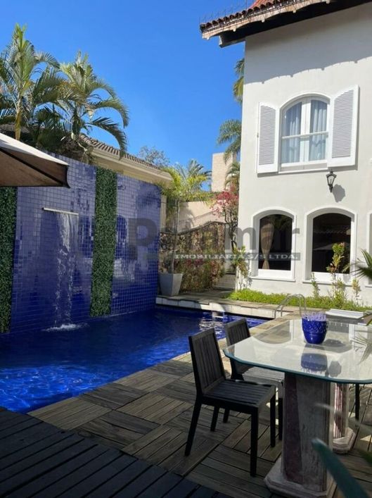 Casa à Venda no Jardim Guedala com 8 quartos