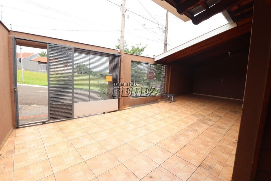 Casa à Venda na Avenida Máximo Pérez Garcia, Jardim Belo Horizonte