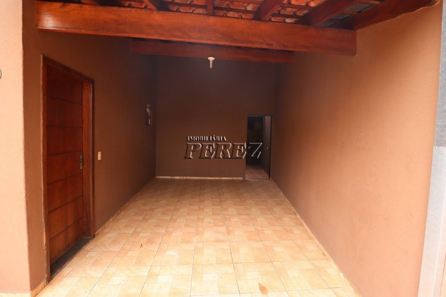 Casa à Venda na Avenida Máximo Pérez Garcia, Jardim Belo Horizonte