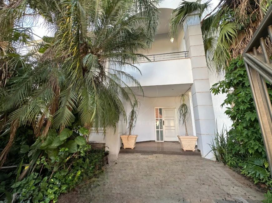 Casa com 4 Suítes no Bela Suíça para Locação
