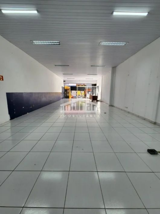 A Imobiliária Morar anúncia sala comercial de rua para locação