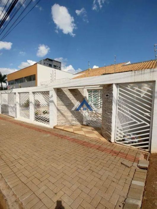Casa Alto Padrão, com 3 dormitórios para alugar, 400 m² por R$ 20.000/mês - Mediterrâneo - Londrina/