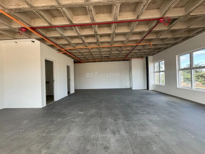 Sala comercial no Ed. Torre Firenze disponível para locação