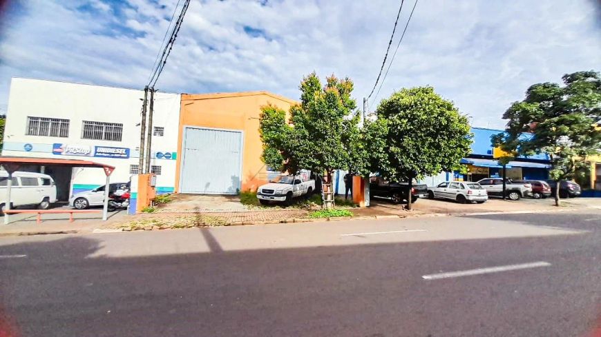 Barracão para alugar com 308m² na região Central de Londrina