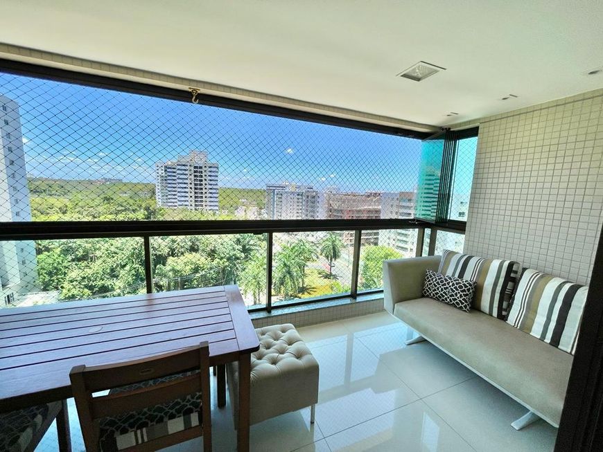 Apartamento para venda possui 102 metros quadrados com 3 quartos em Alphaville I - Salvador - BA