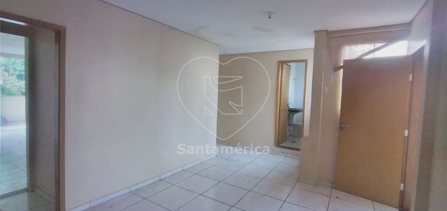 Sala comercial para alugar na região Central, com 100m² de área privativa.