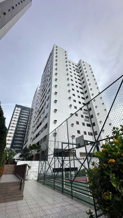 3/4 com suíte, andar intermediário, bem localizado.