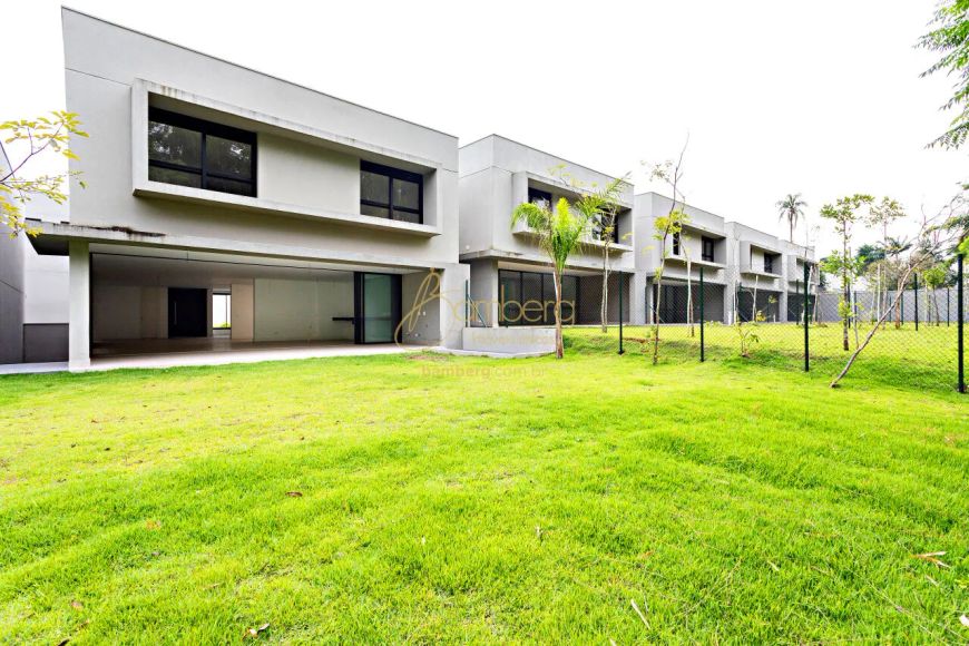 CONDOMÍNIO ALTO PADRÃO, 4 SUÍTES, 6 VAGAS, IMENSO QUINTAL, VISTA PARA O VERDE DA HÍPICA