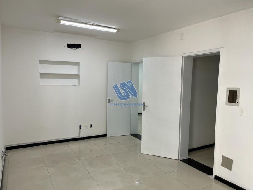 Conjunto de sala comercial para alugar na Barra com 80m2