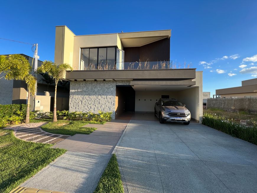 Casa para venda com 225 metros quadrados com 3 suítes