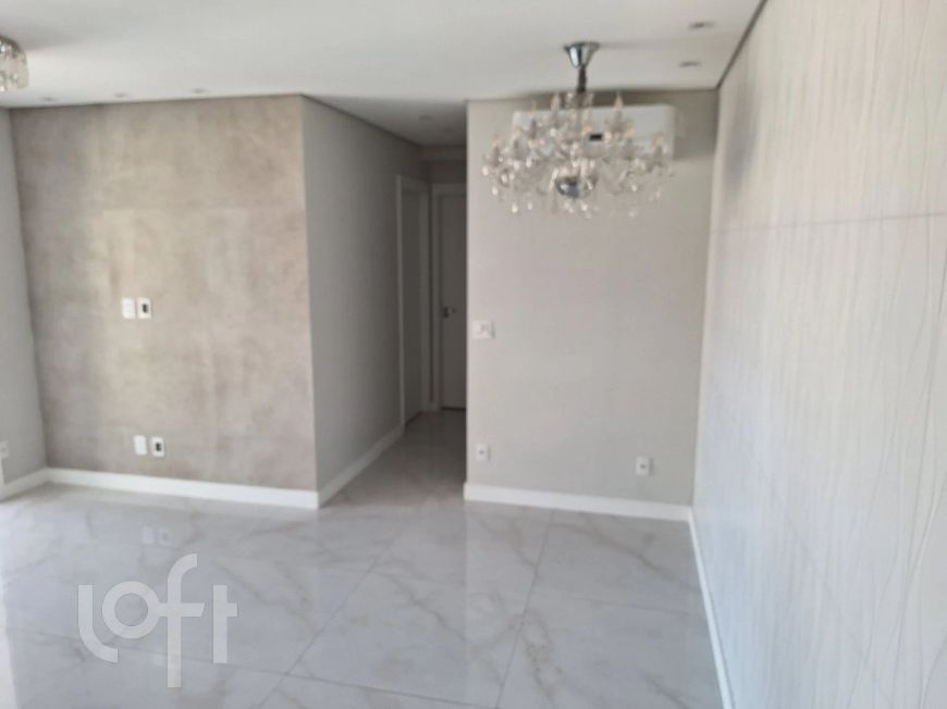 Apartamento à venda em Chácara Santo Antônio com 62 m², 2 quartos, 1 vaga