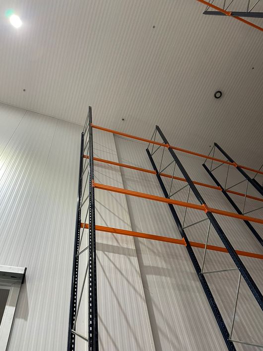 Galpão/Depósito/Armazém para aluguel 6000 posições porta paletes com 7400 metros quadrados de Área