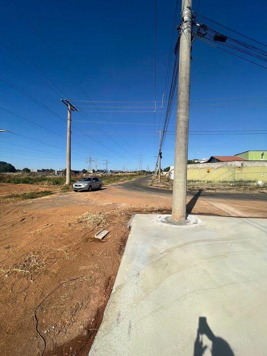 Aluga-se galpão comercial com 400 M² proximo a BR 153 no valor R$ 6.000,00 , Setor Pampulha, Apar