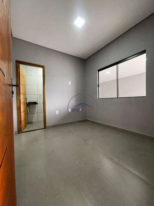 Alugo Casa (vila) contendo 2 quartos - Próximo ao shopping