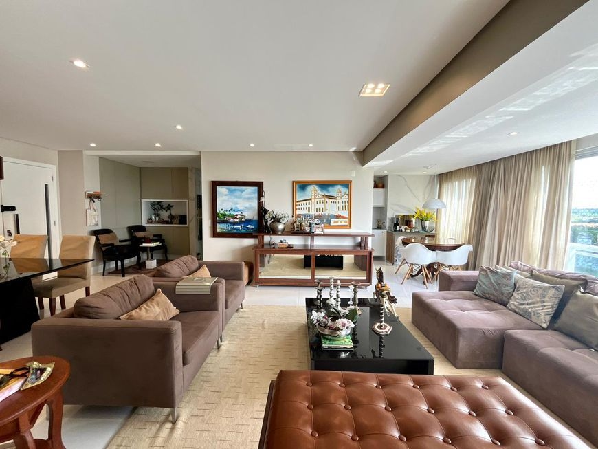 Vendo apartamento, 134m², 3/4, varanda, 2 vagas. Patamares!