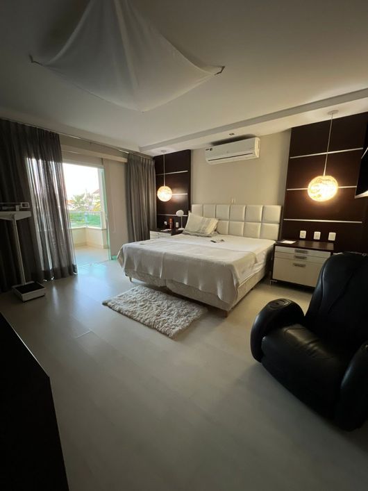 Vendo uma Linda Casa no Condomínio Vila da Eletronorte tem 390 metros quadrados com 4 quartos