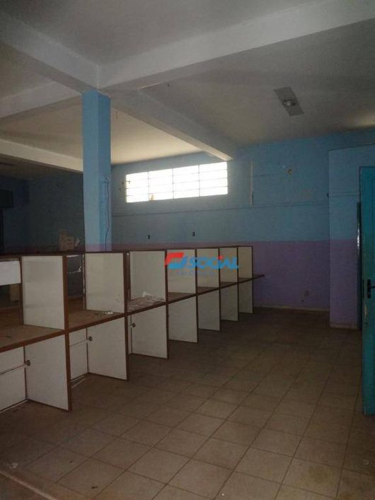 Ótimo prédio comercial para locação em excelente localização, Av. Presidente Dutra 3034, Centro.Port