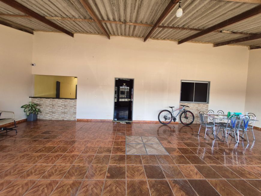 Casa a venda no bairro Flodoaldo, 4 quartos.