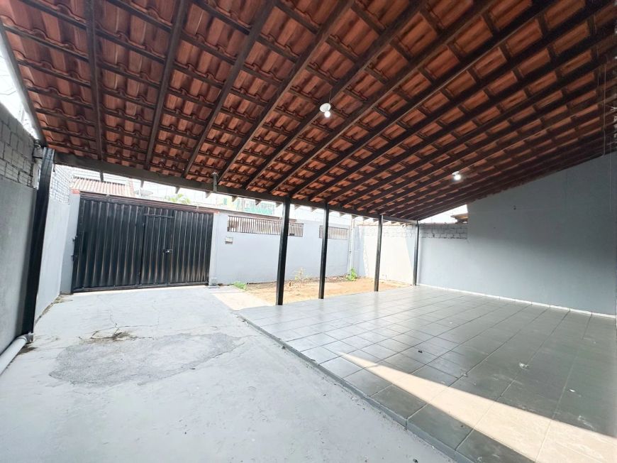 Térrea para venda possui 200 metros quadrados com 3 quartos